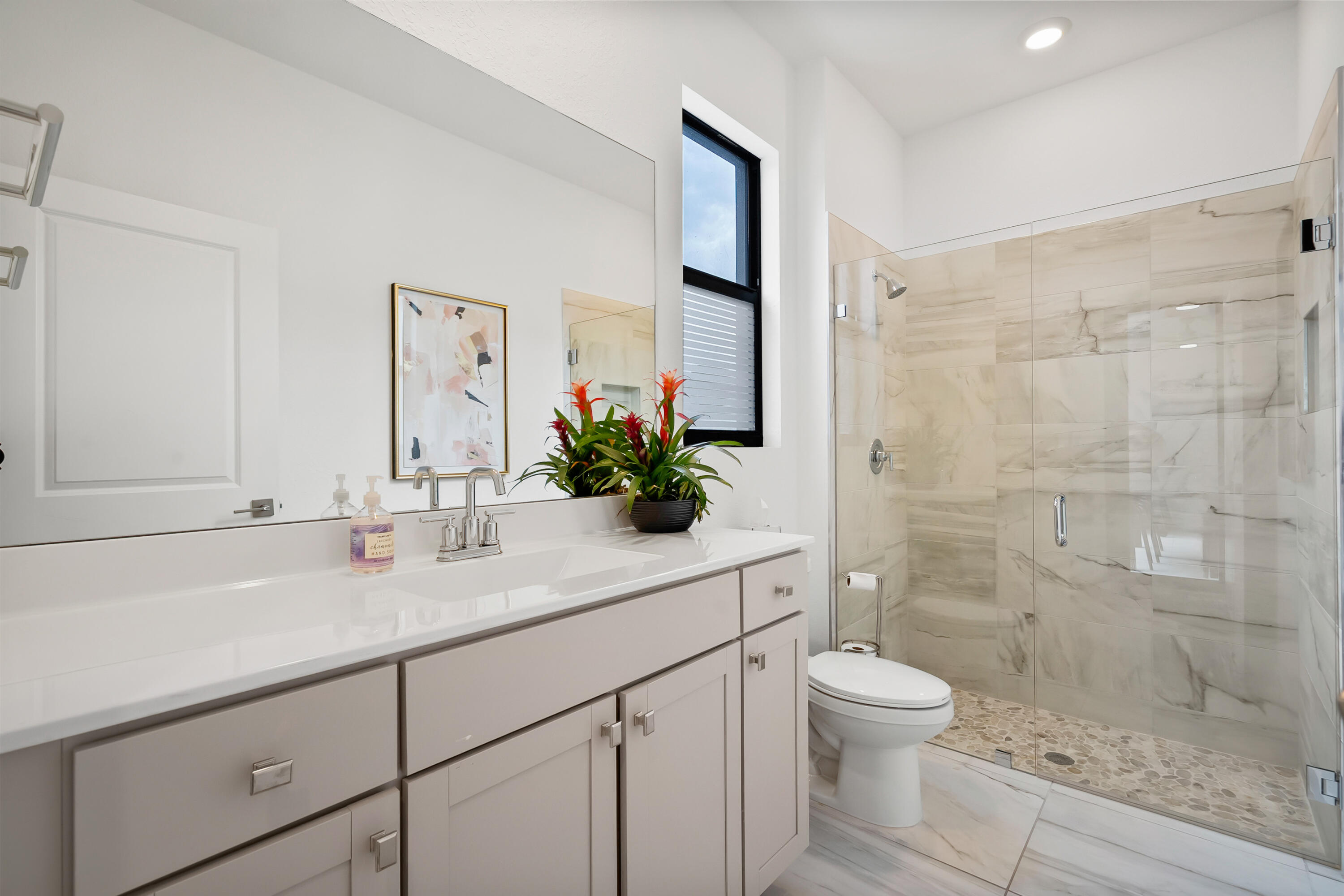 7102 Rockwood Road Jupiter, FL 33458 - Photo 21 of 41 Guest Bathroom Main Floor