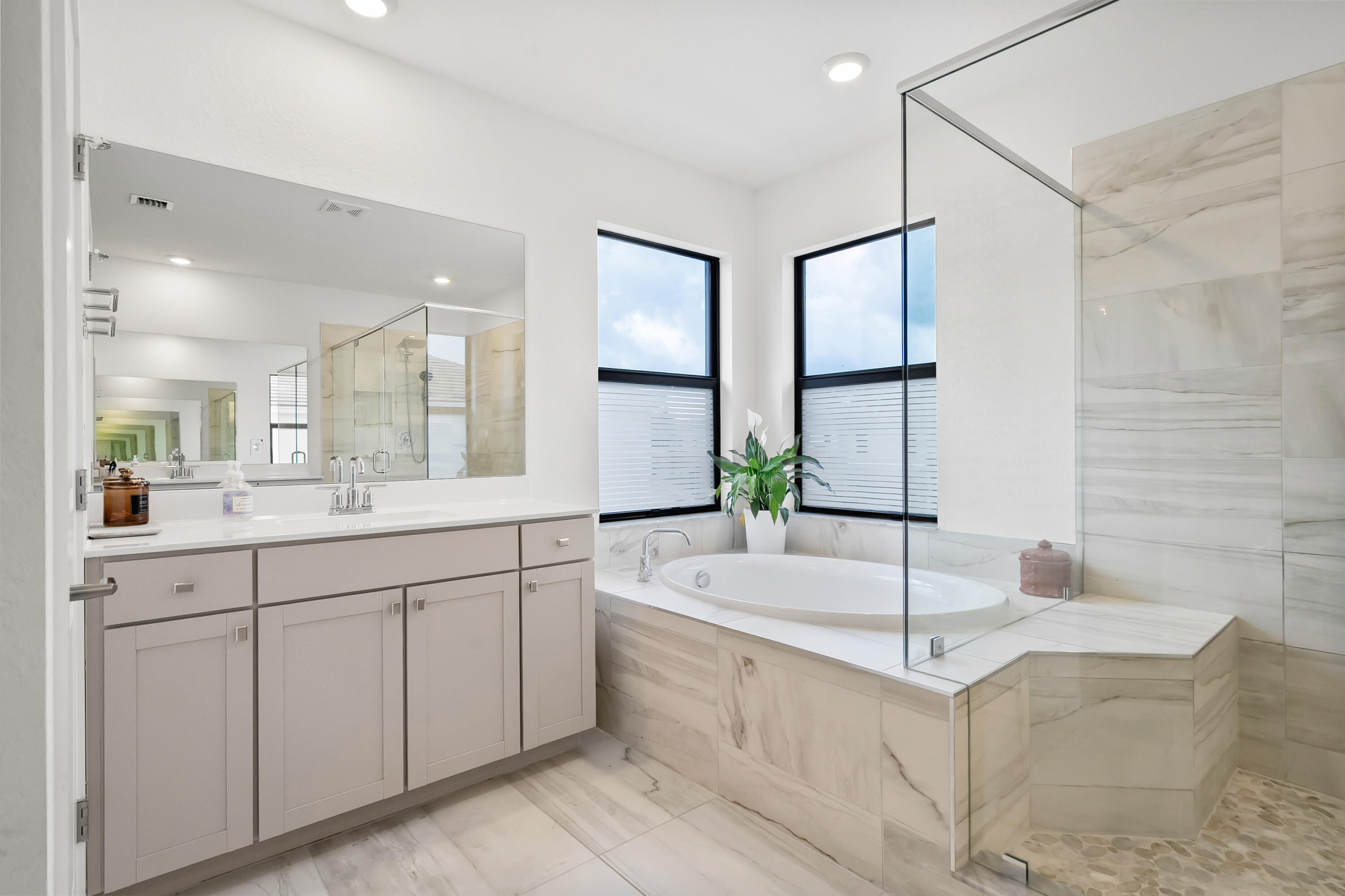 7102 Rockwood Road Jupiter, FL 33458 - Photo 29 of 41 Primary Bath