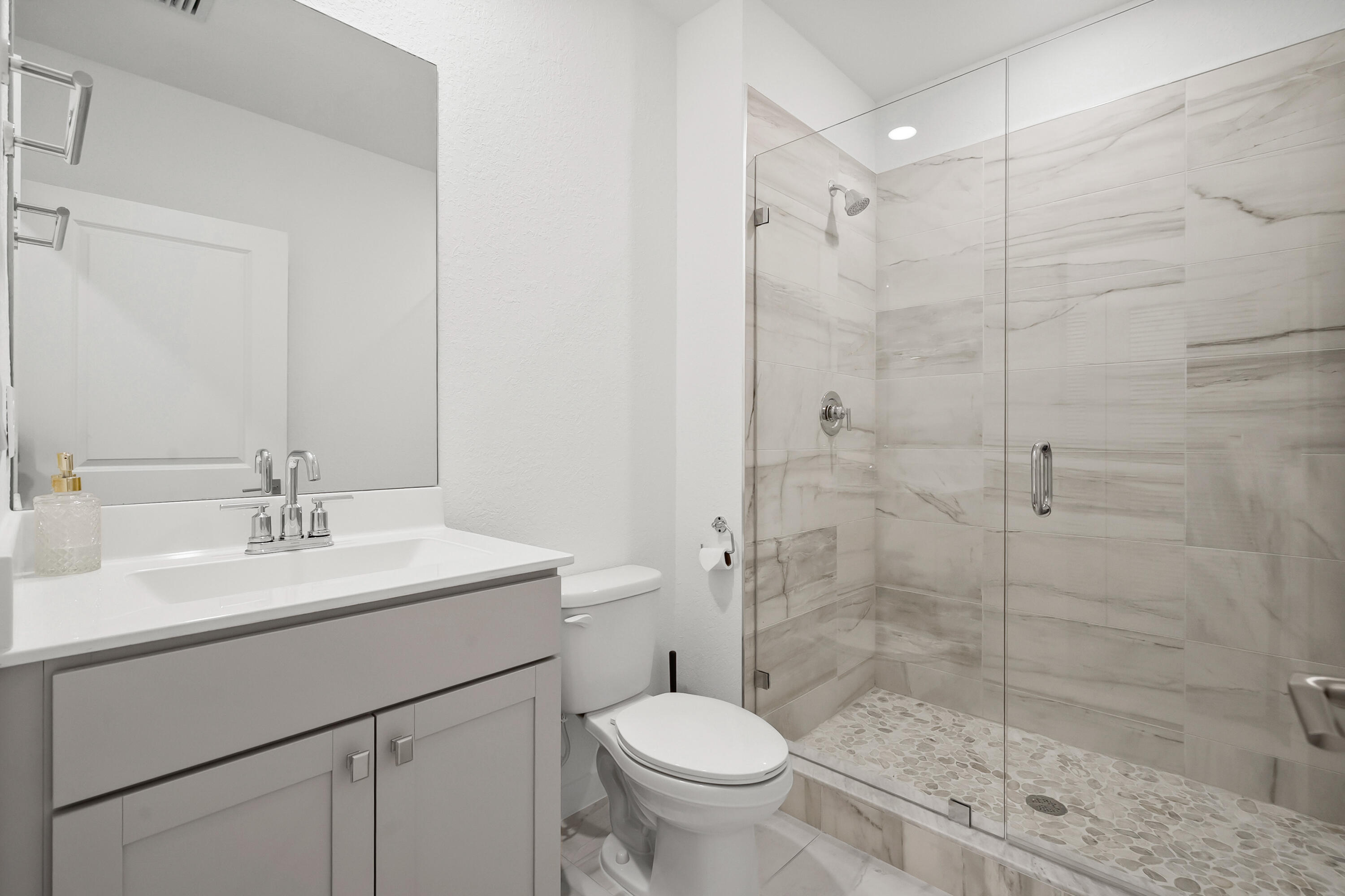 7102 Rockwood Road Jupiter, FL 33458 - Photo 32 of 41 Hall Bath