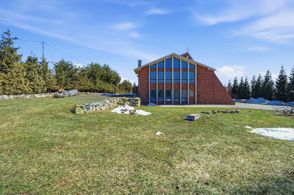 612 Drift Road Westport, MA 02790 - Photo 2 of 26