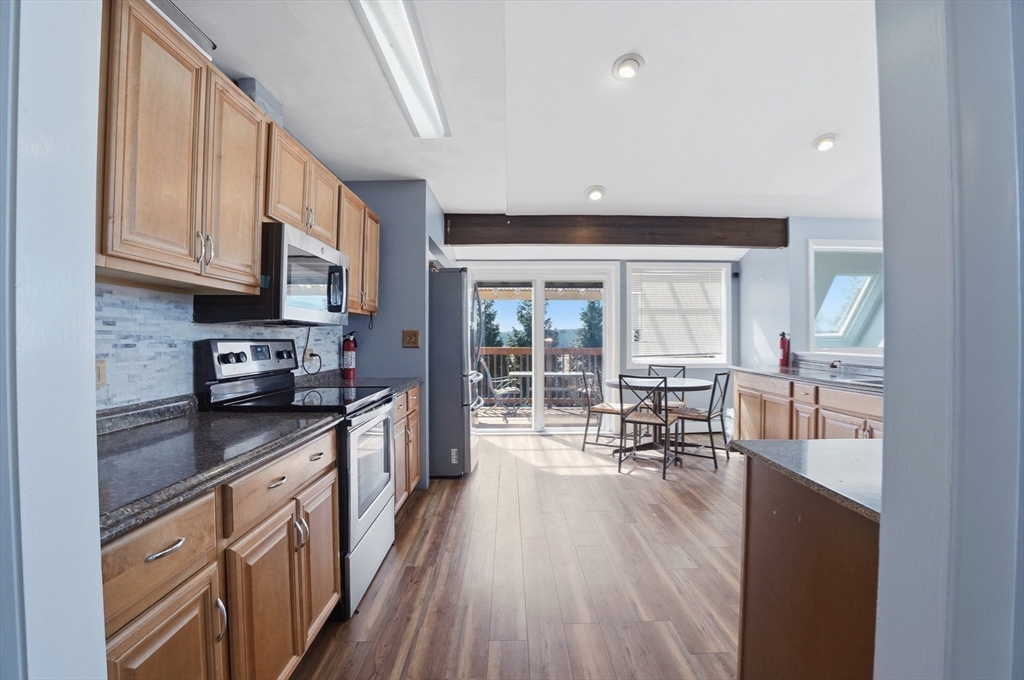 612 Drift Road Westport, MA 02790 - Photo 7 of 26