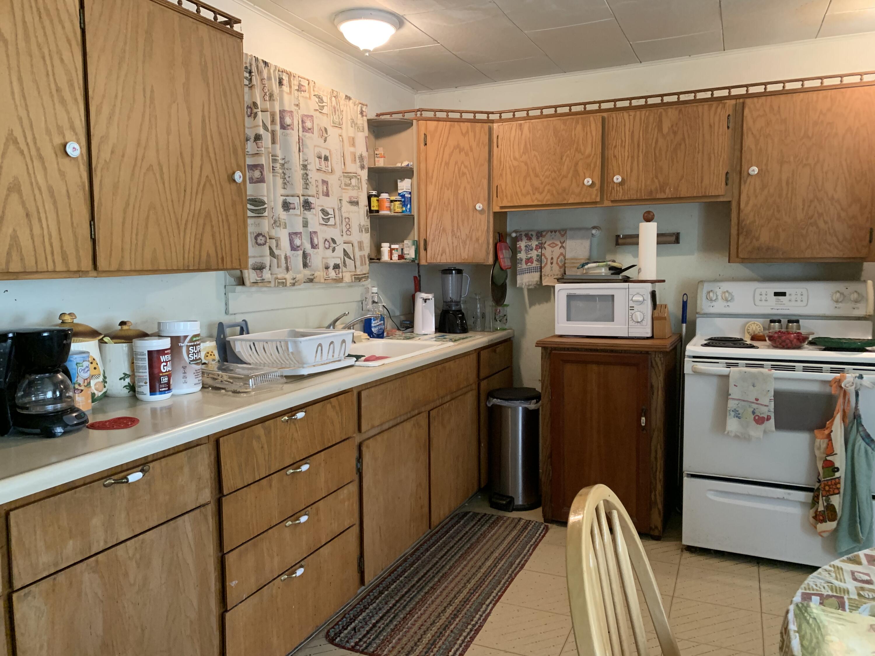 226 Wilson Road Central Point, OR 97502 - Photo 5 of 16 IMG-7602