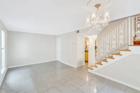 $1,300,000 | 3849 Ridgelake Drive, Metairie, LA 70002