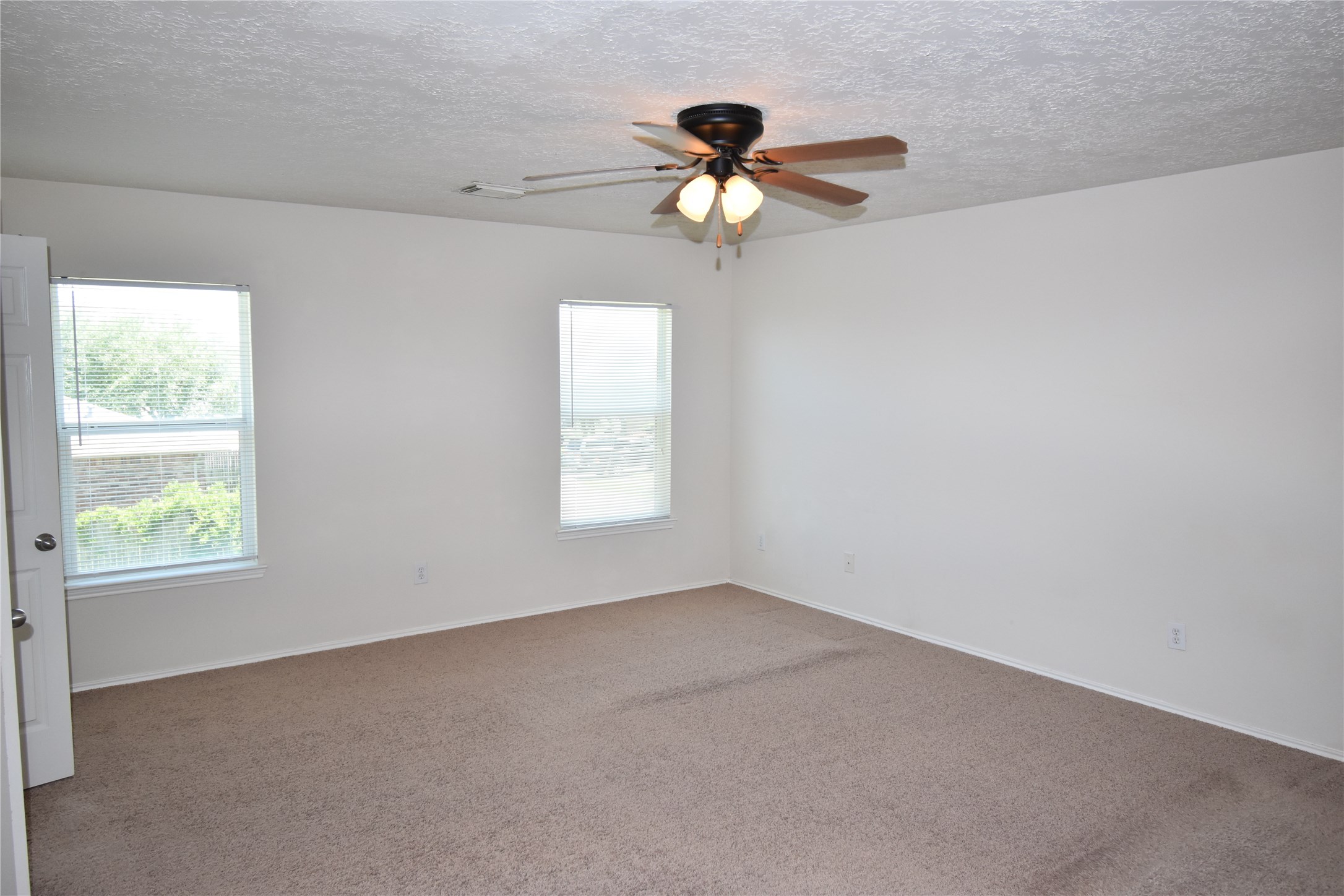 20138 Bitterroot Ranch Drive Katy, TX 77449 - Photo 13 of 22 Large main bedroom