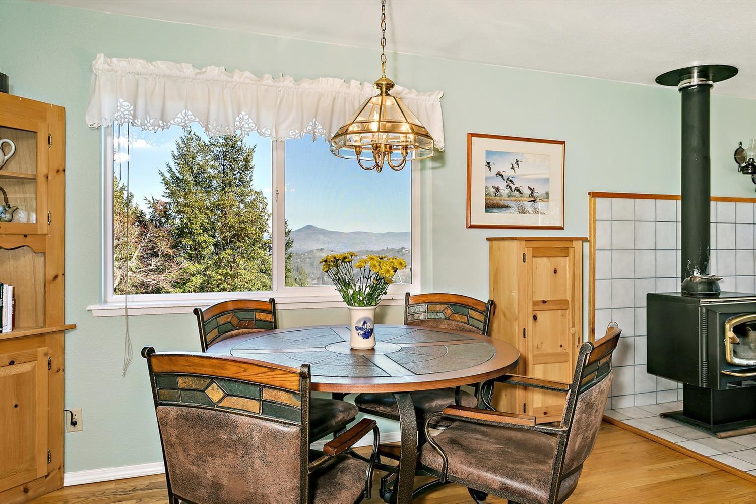 484 Hawk Gulch Road Medford, OR 97501 - Photo 18 of 35 Additional Photo