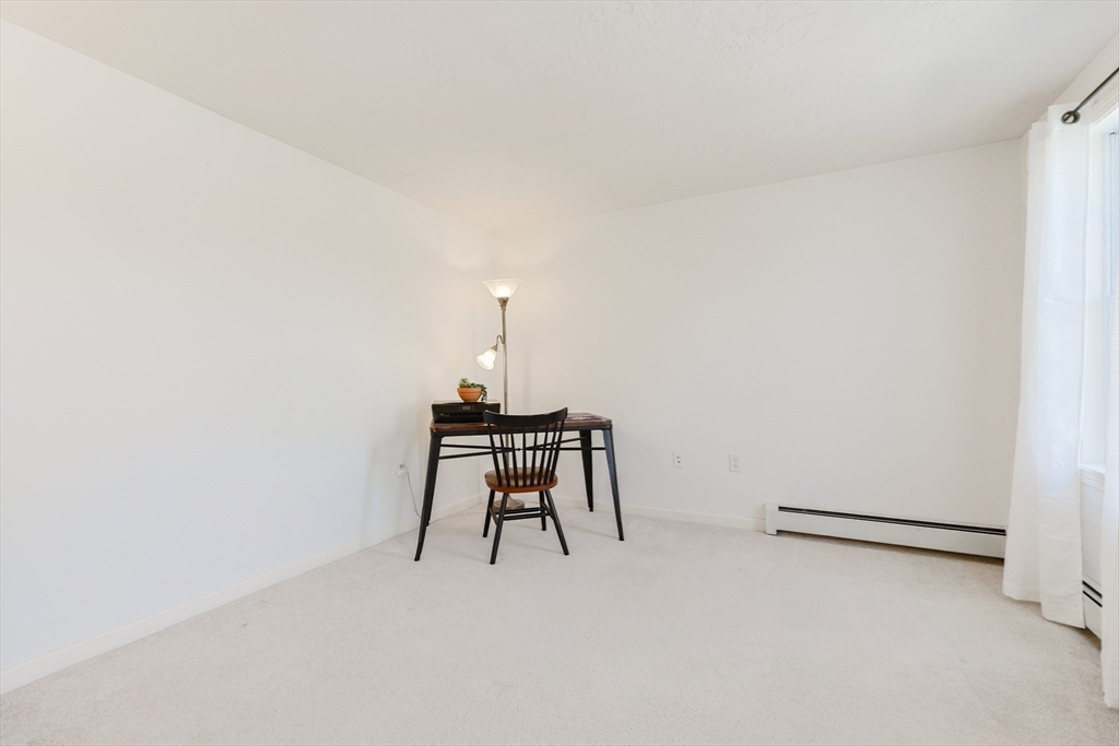 30 Chocolog Road Uxbridge, MA 01569 - Photo 7 of 36
