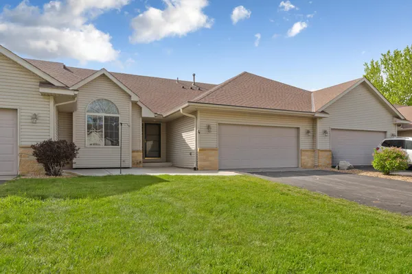 $369,900 | 4 Egret Lane, Elysian, MN 56028
