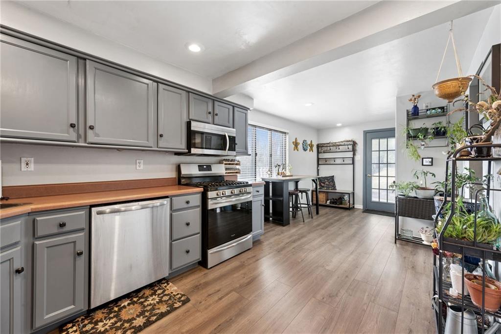 310 Edgewood Road Pittsburgh, PA 15221 - Photo 5 of 30