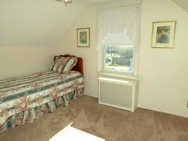 73 Edgehill Road Warwick, RI 02889 - Photo 13 of 18 Bedroom.