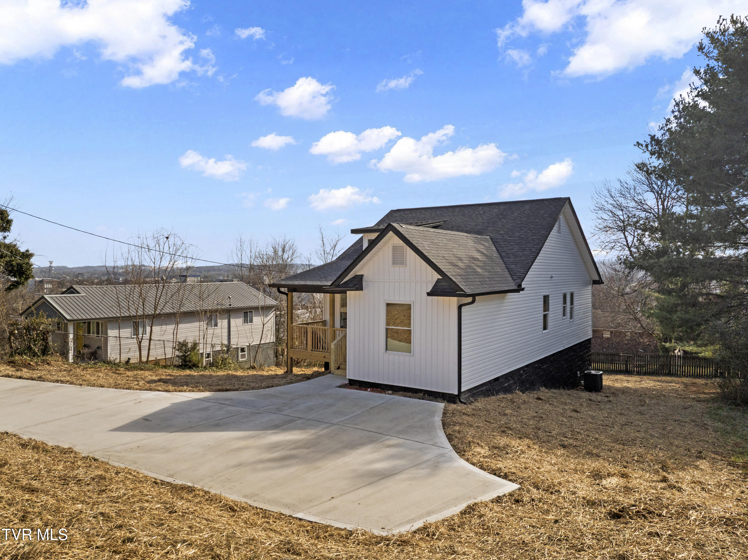 1021 Ridgecrest Street Morristown, TN 37814 - Photo 3 of 23 Ridgecrest 2