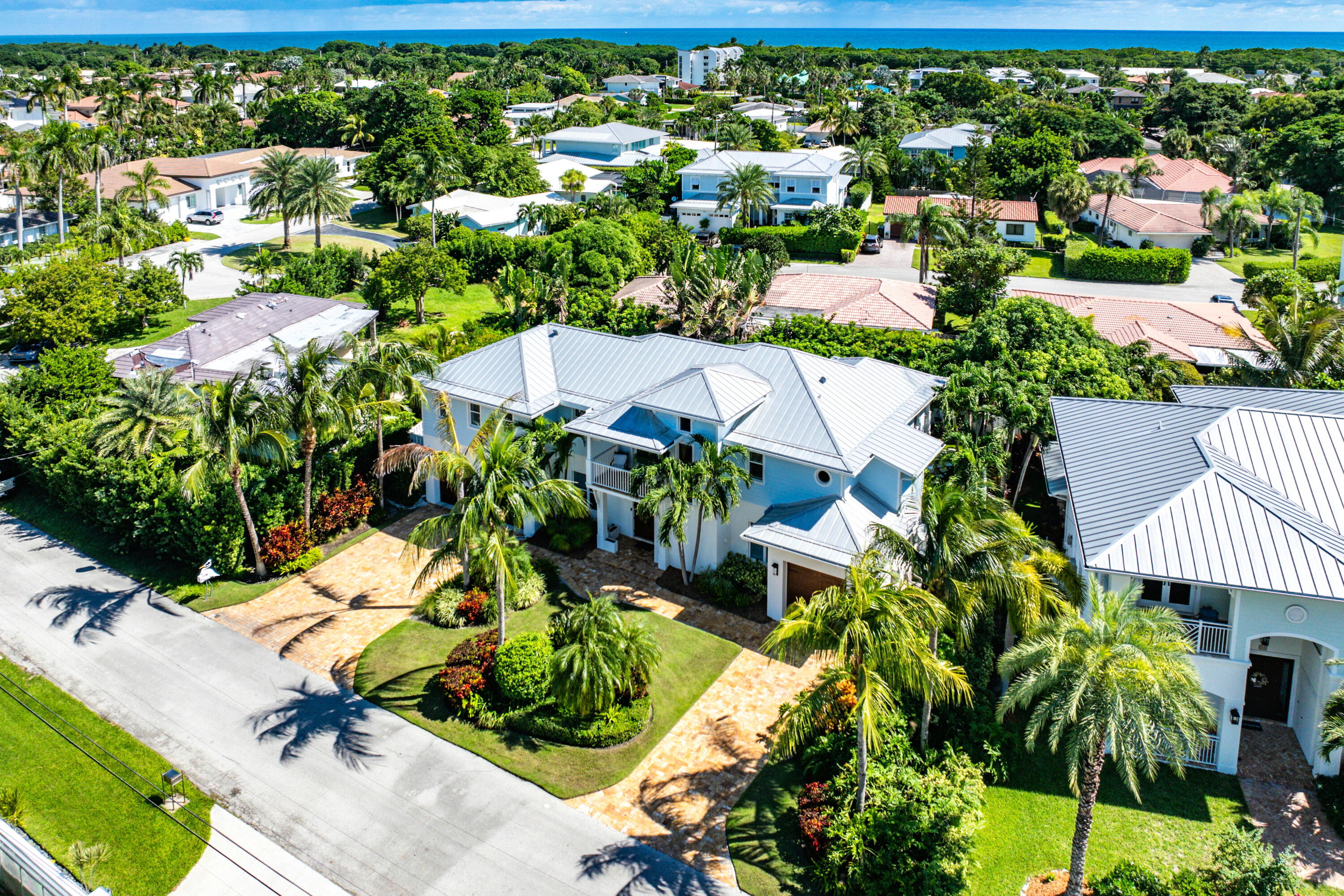 540 Northeast Spanish Trail Boca Raton, FL 33432 - Photo 6 of 47 a picture of plants