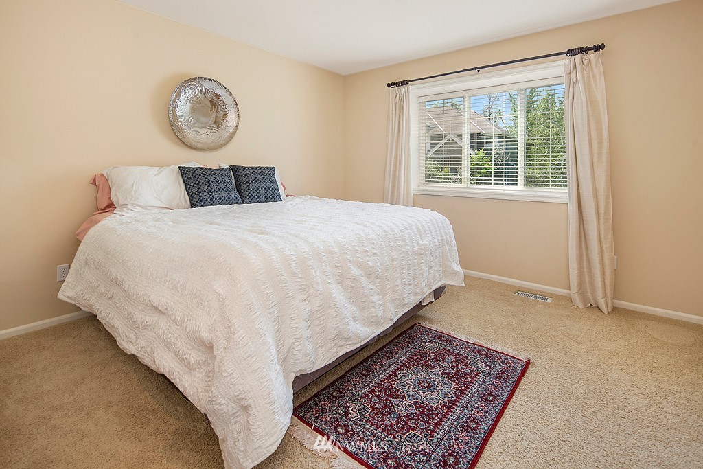 806 South 36th Place Renton, WA 98055 - Photo 14 of 19