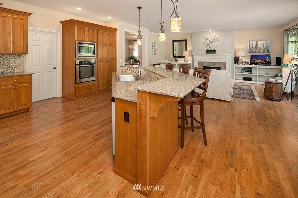 806 South 36th Place Renton, WA 98055 - Photo 8 of 19