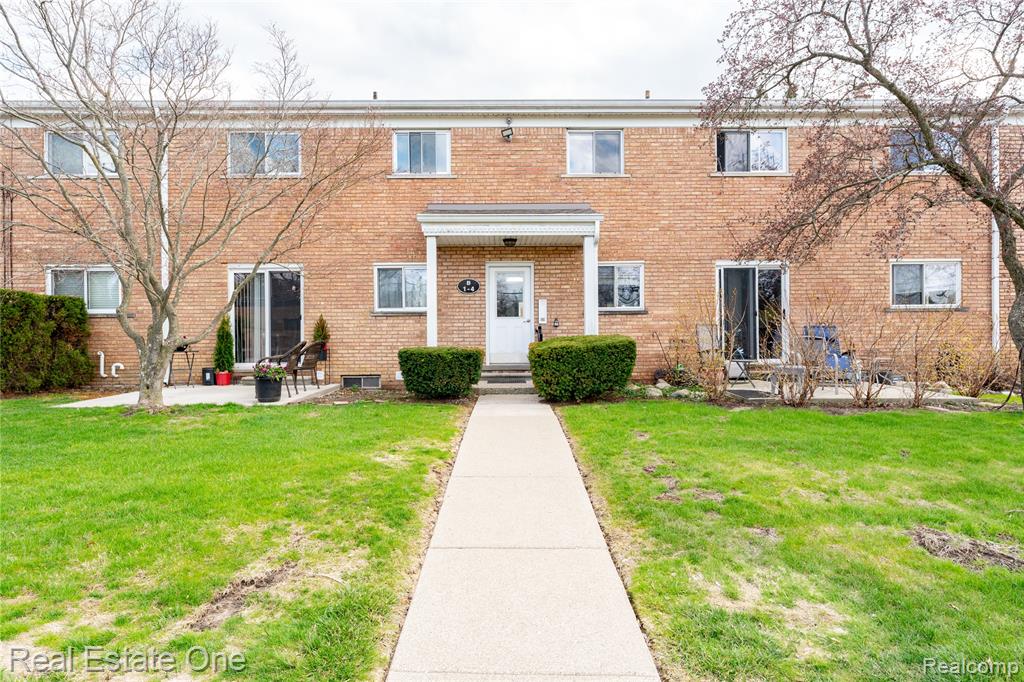 801 West Long Lake Road, Unit 4 Bloomfield Hills, MI 48302 - Photo 1 of 22