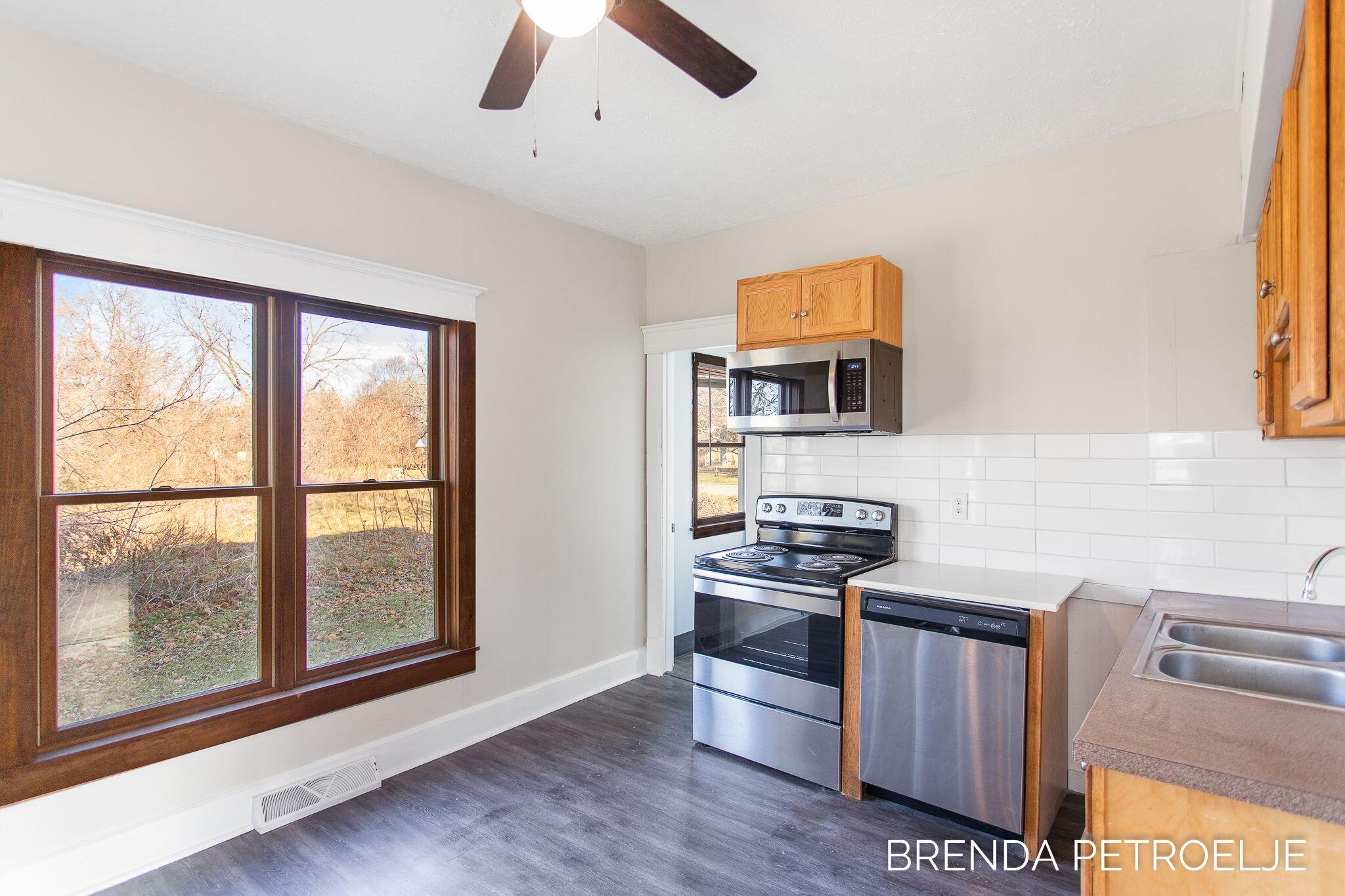 3674 Lincoln Road Hamilton, MI 49419 - Photo 14 of 39 Kitchen