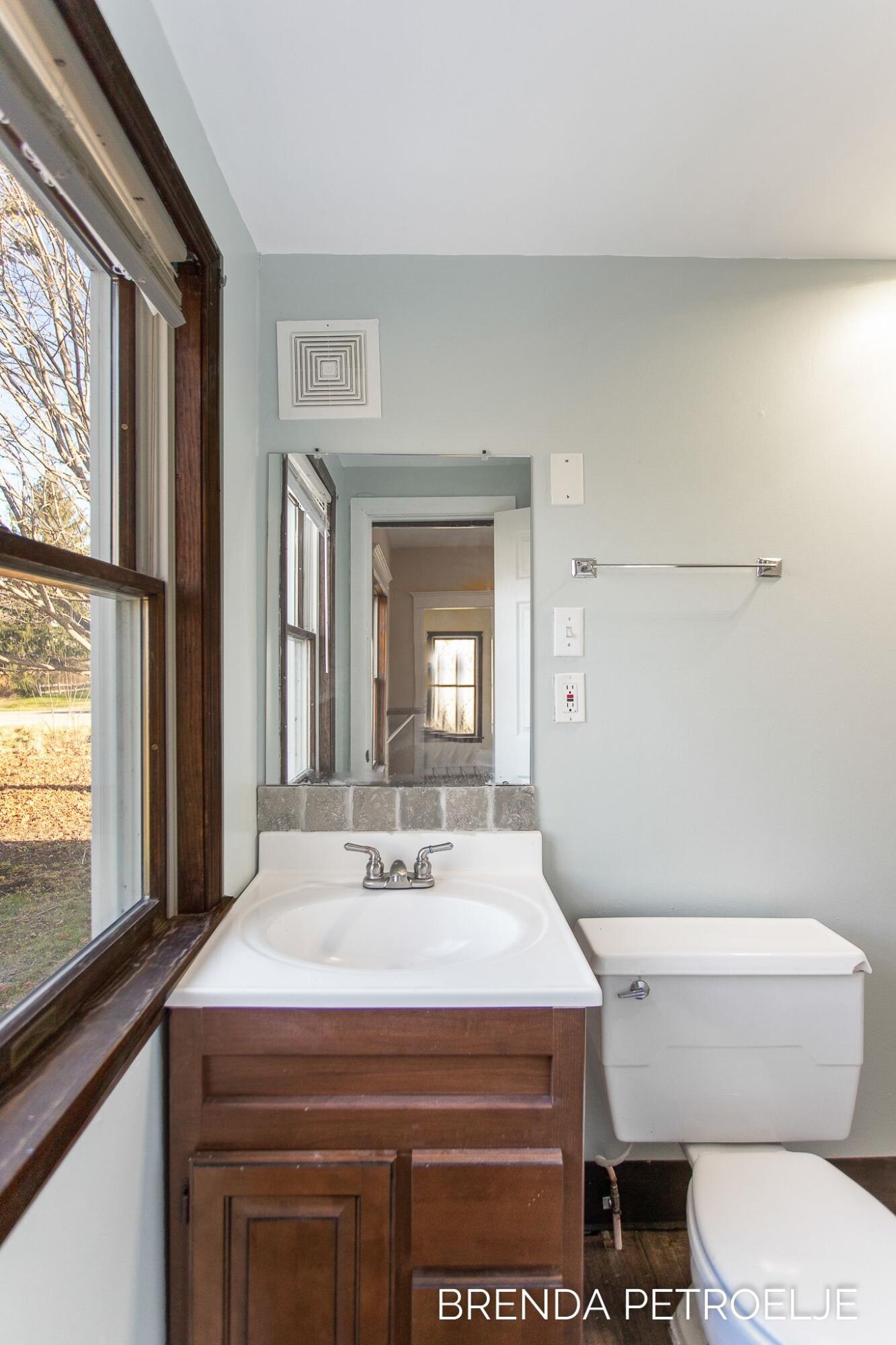 3674 Lincoln Road Hamilton, MI 49419 - Photo 24 of 39 Bathroom