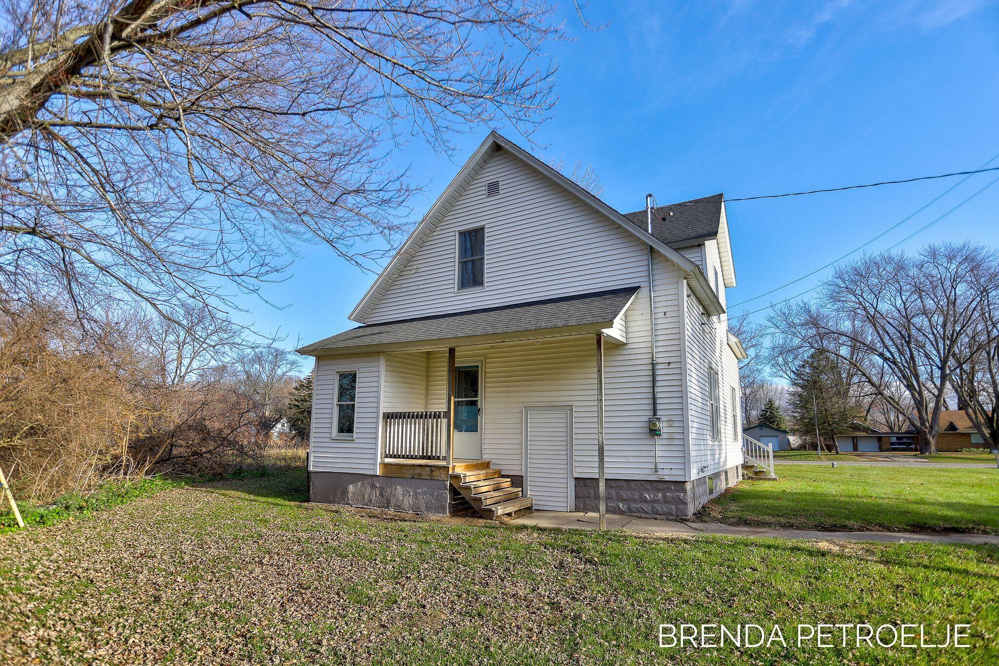 3674 Lincoln Road Hamilton, MI 49419 - Photo 4 of 39 Back