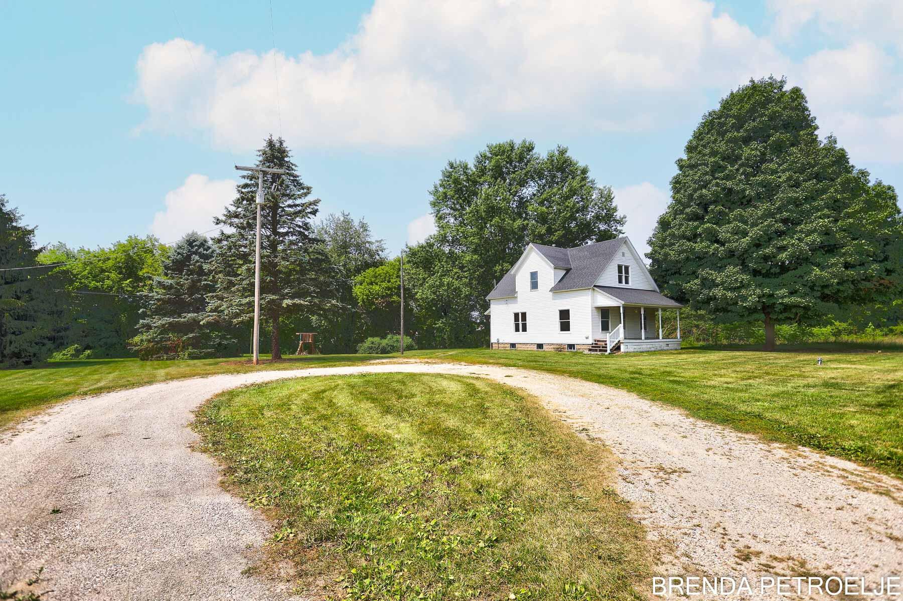 3674 Lincoln Road Hamilton, MI 49419 - Photo 8 of 39 Turn Around Driveway