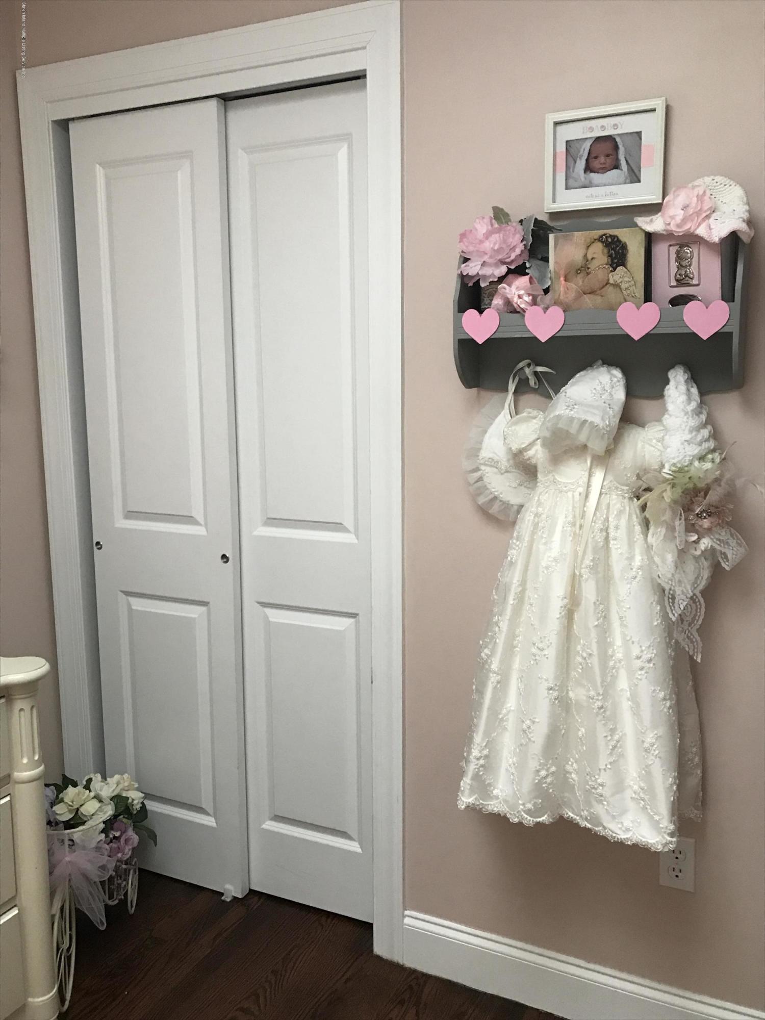 198 Presentation Circle Staten Island, NY 10312 - Photo 17 of 28 IMG_1719