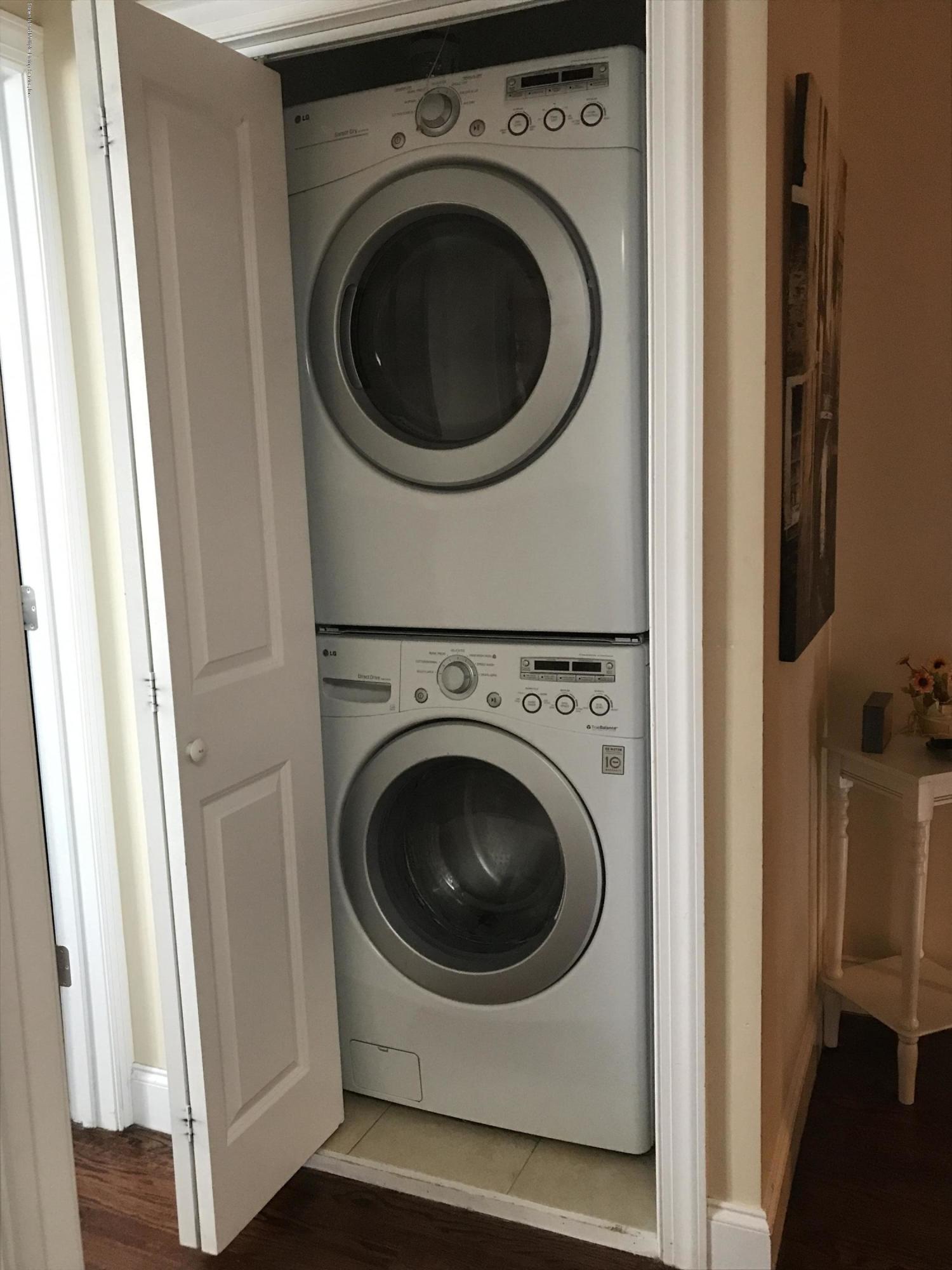 198 Presentation Circle Staten Island, NY 10312 - Photo 20 of 28 IMG_1717