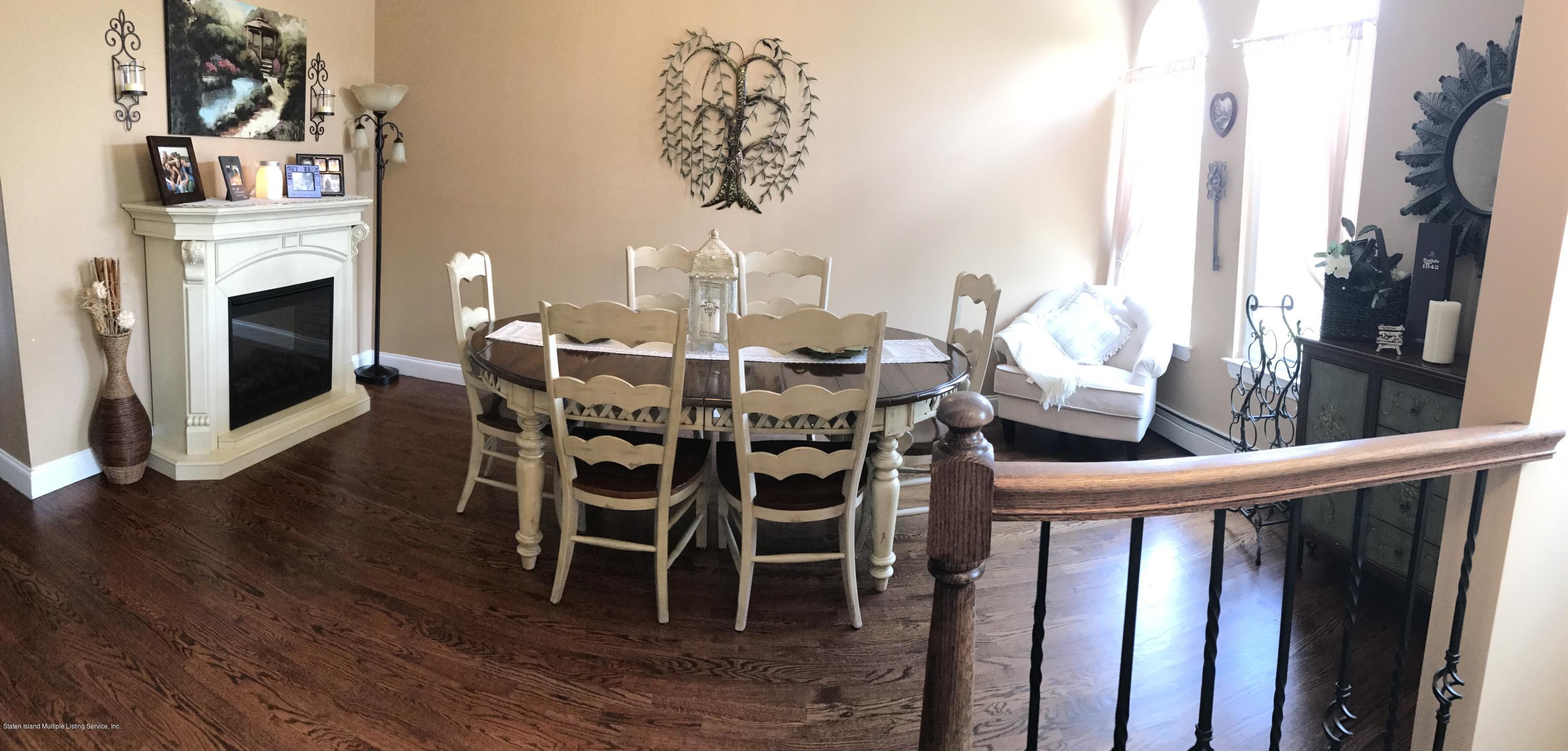 198 Presentation Circle Staten Island, NY 10312 - Photo 4 of 28 IMG_1742