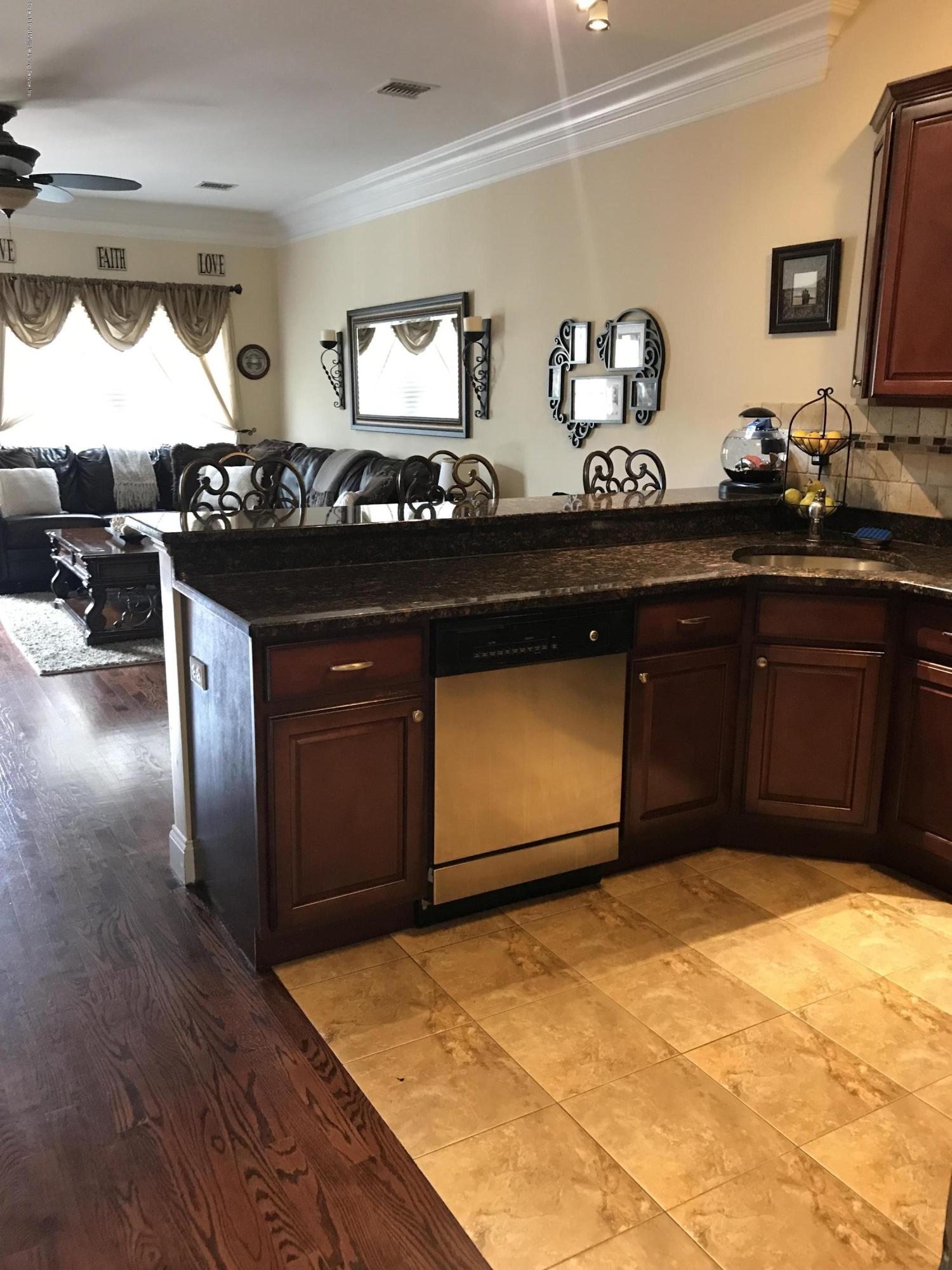 198 Presentation Circle Staten Island, NY 10312 - Photo 7 of 28 IMG_1726