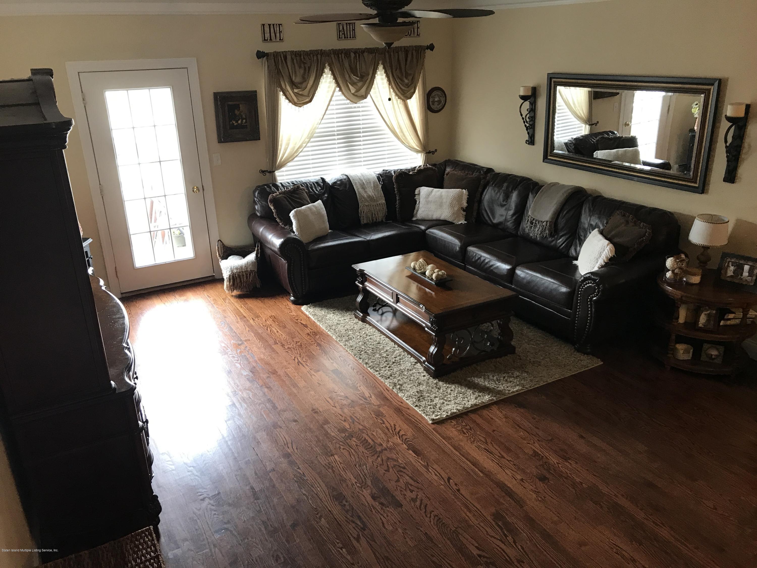 198 Presentation Circle Staten Island, NY 10312 - Photo 9 of 28 IMG_1722