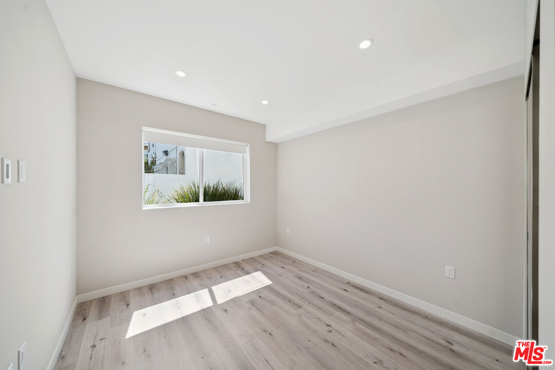 1226 South Bedford Street, Unit 104 Los Angeles, CA 90035 - Photo 13 of 29