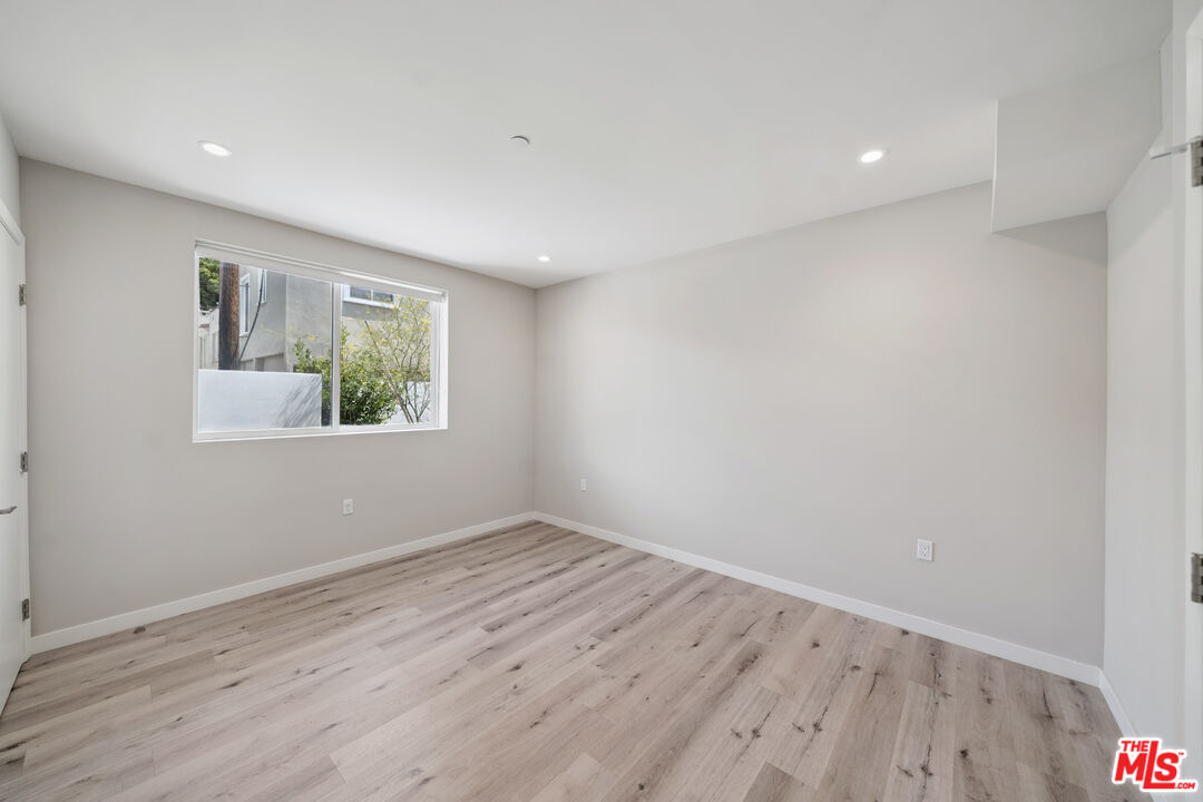 1226 South Bedford Street, Unit 104 Los Angeles, CA 90035 - Photo 18 of 29