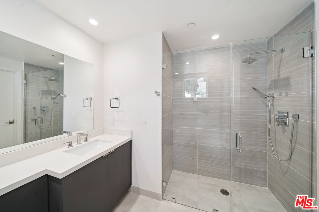1226 South Bedford Street, Unit 104 Los Angeles, CA 90035 - Photo 24 of 29