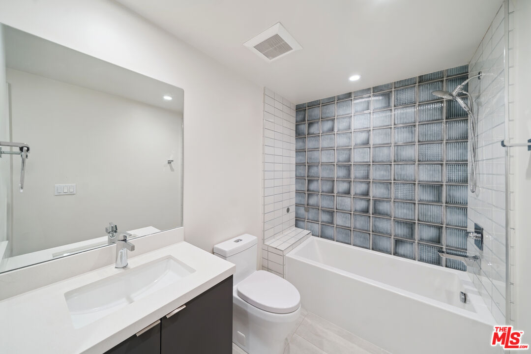 1226 South Bedford Street, Unit 104 Los Angeles, CA 90035 - Photo 28 of 29