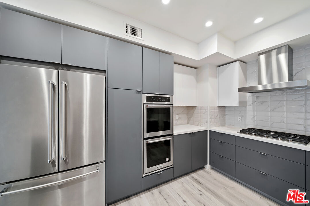 1226 South Bedford Street, Unit 104 Los Angeles, CA 90035 - Photo 5 of 29