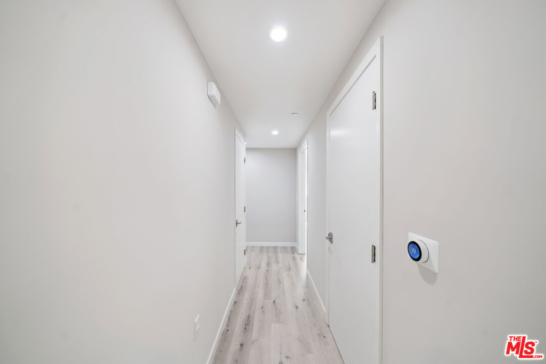 1226 South Bedford Street, Unit 104 Los Angeles, CA 90035 - Photo 9 of 29