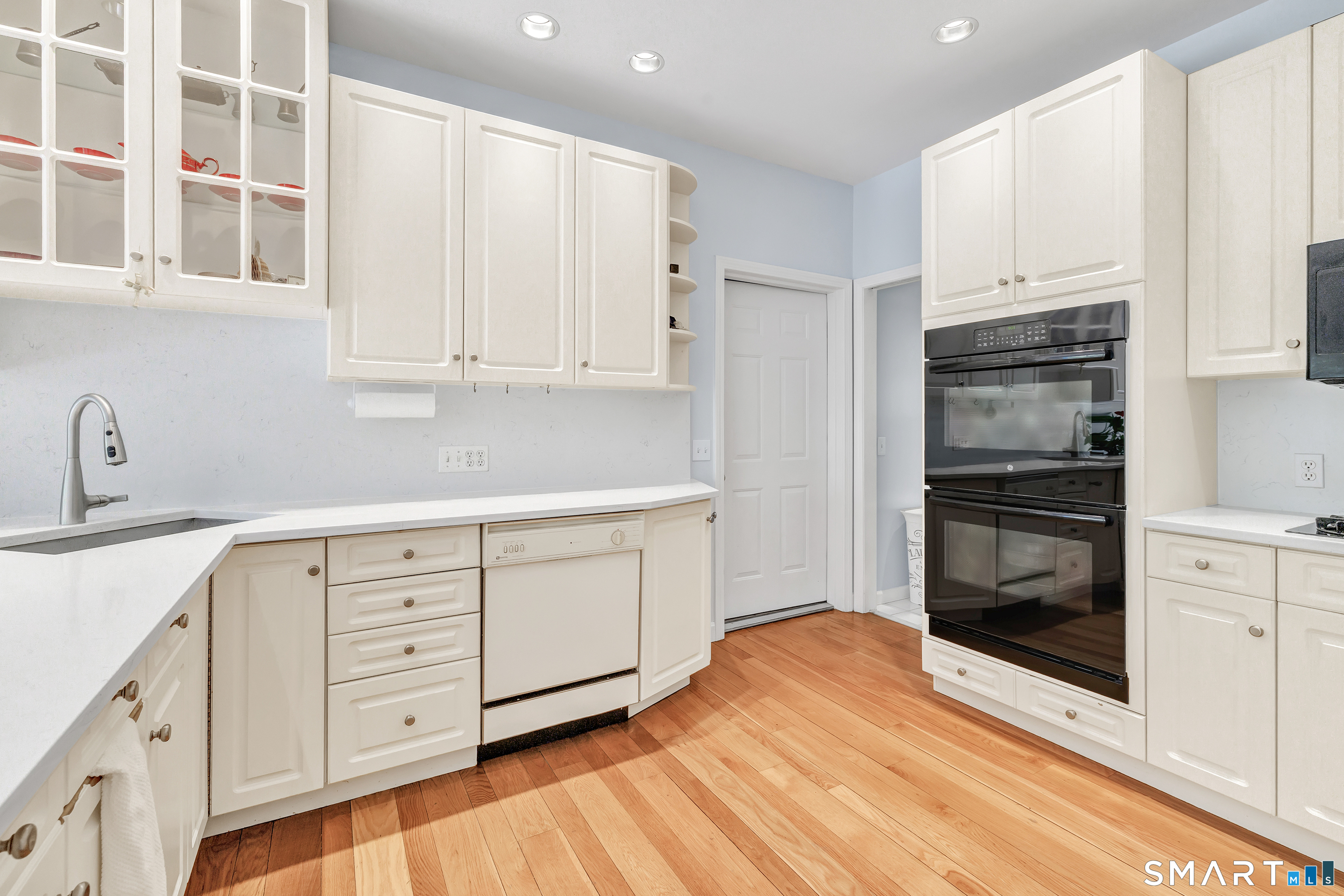 121 Picketts Ridge Road Redding, CT 06896 - Photo 12 of 40