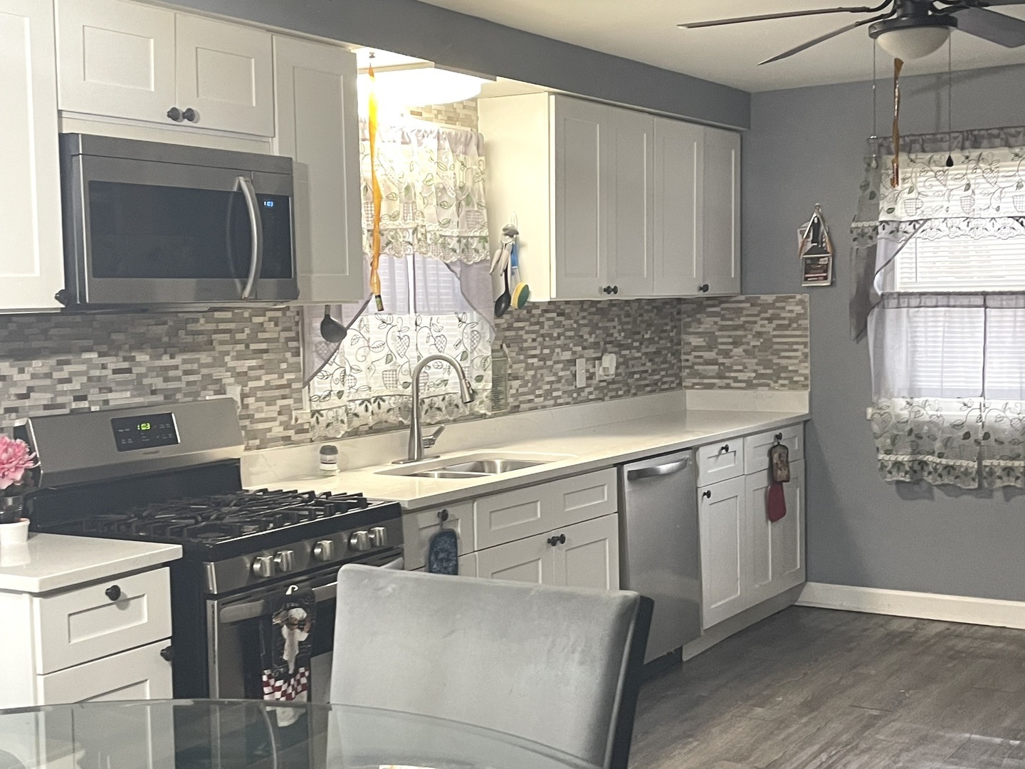 12600 South Wallace Street Chicago, IL 60628 - Photo 2 of 12