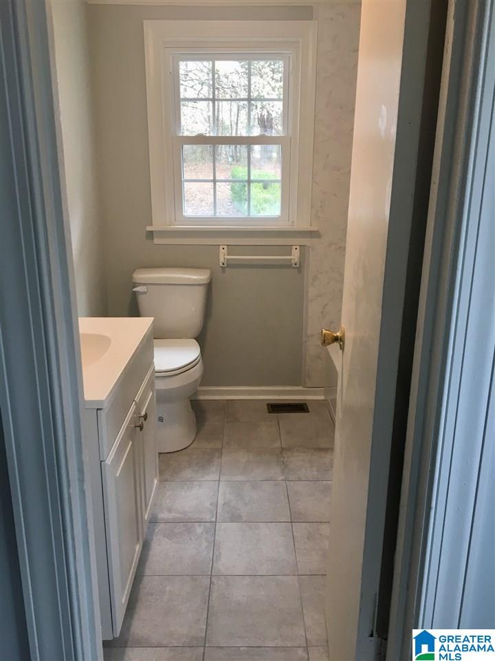 185 Lakeshore Circle Oneonta, AL 35121 - Photo 9 of 27