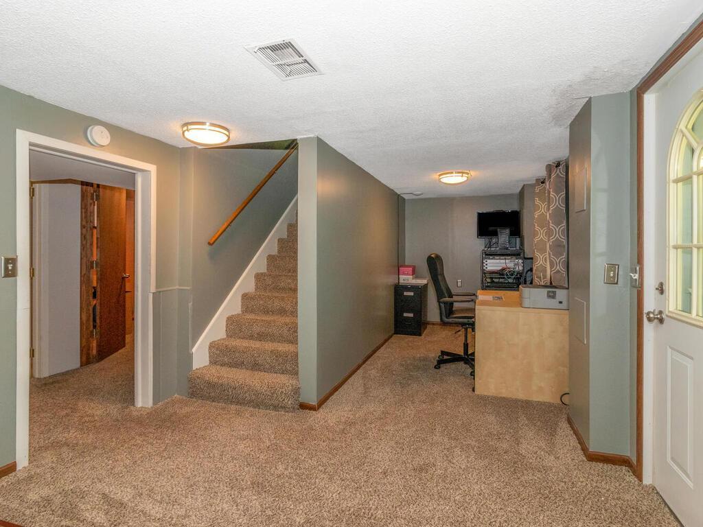 5909 Decatur Avenue North New Hope, MN 55428 - Photo 16 of 52