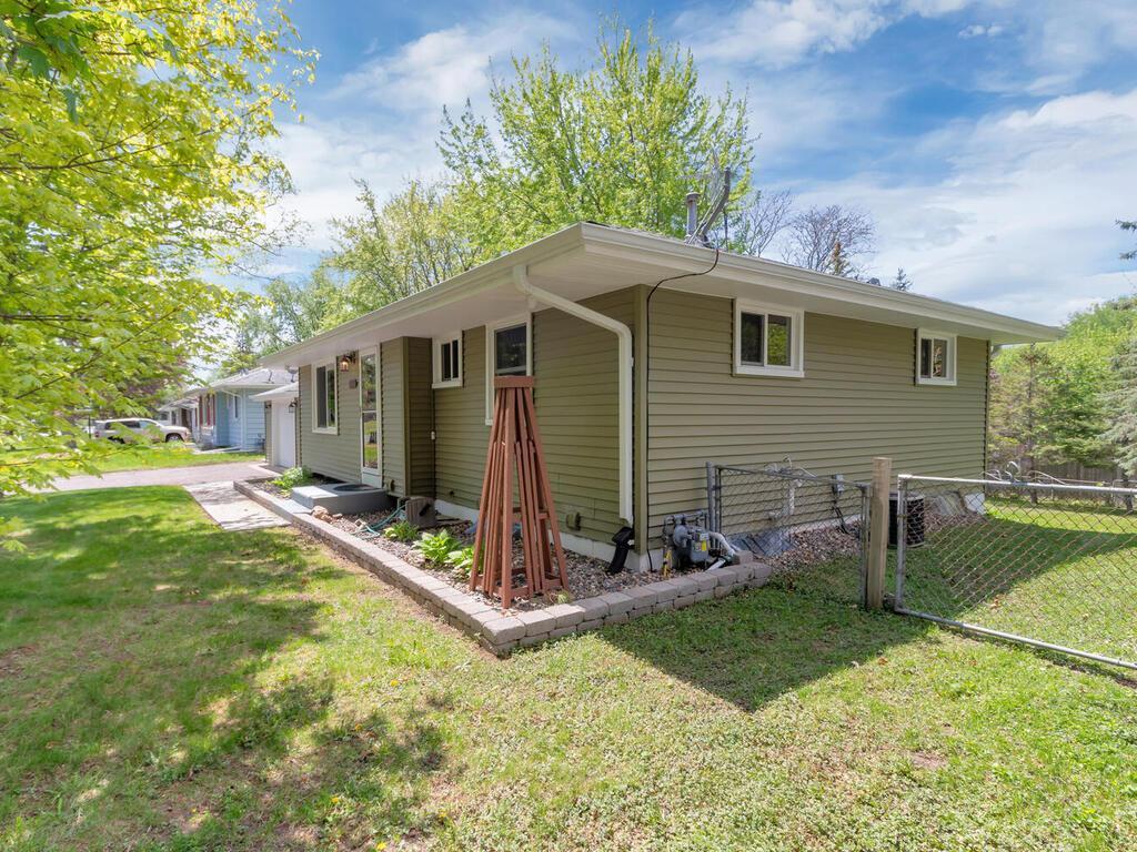 5909 Decatur Avenue North New Hope, MN 55428 - Photo 2 of 52