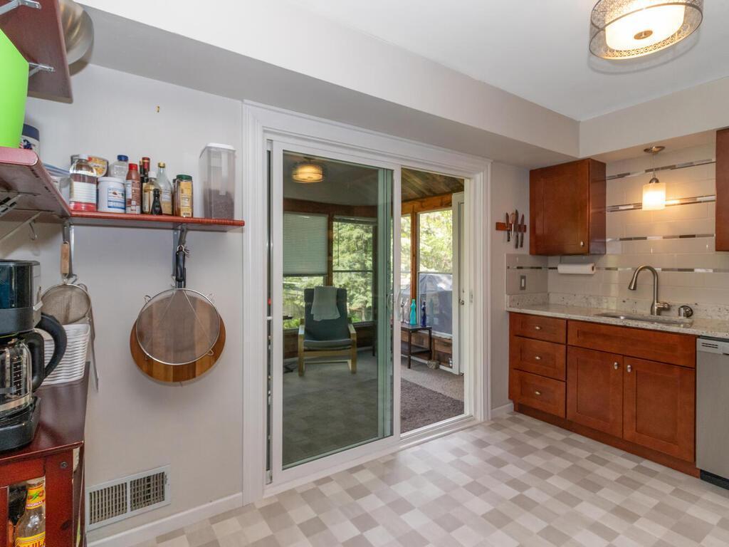 5909 Decatur Avenue North New Hope, MN 55428 - Photo 23 of 52