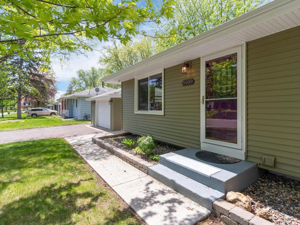 5909 Decatur Avenue North New Hope, MN 55428 - Photo 47 of 52