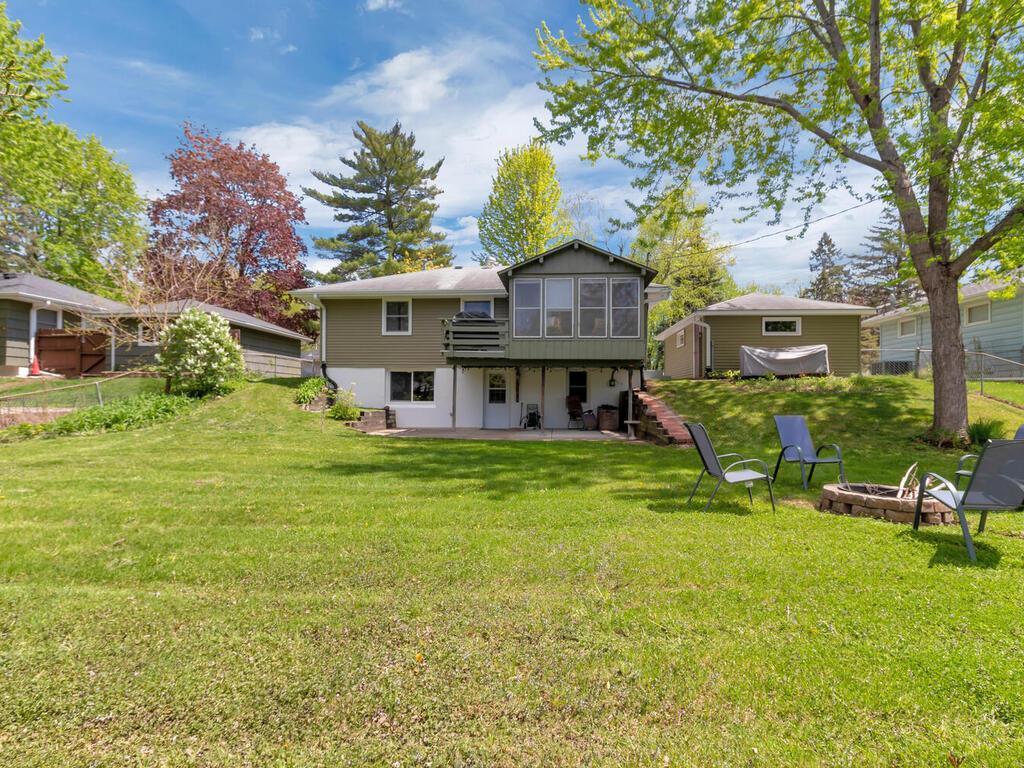 5909 Decatur Avenue North New Hope, MN 55428 - Photo 8 of 52