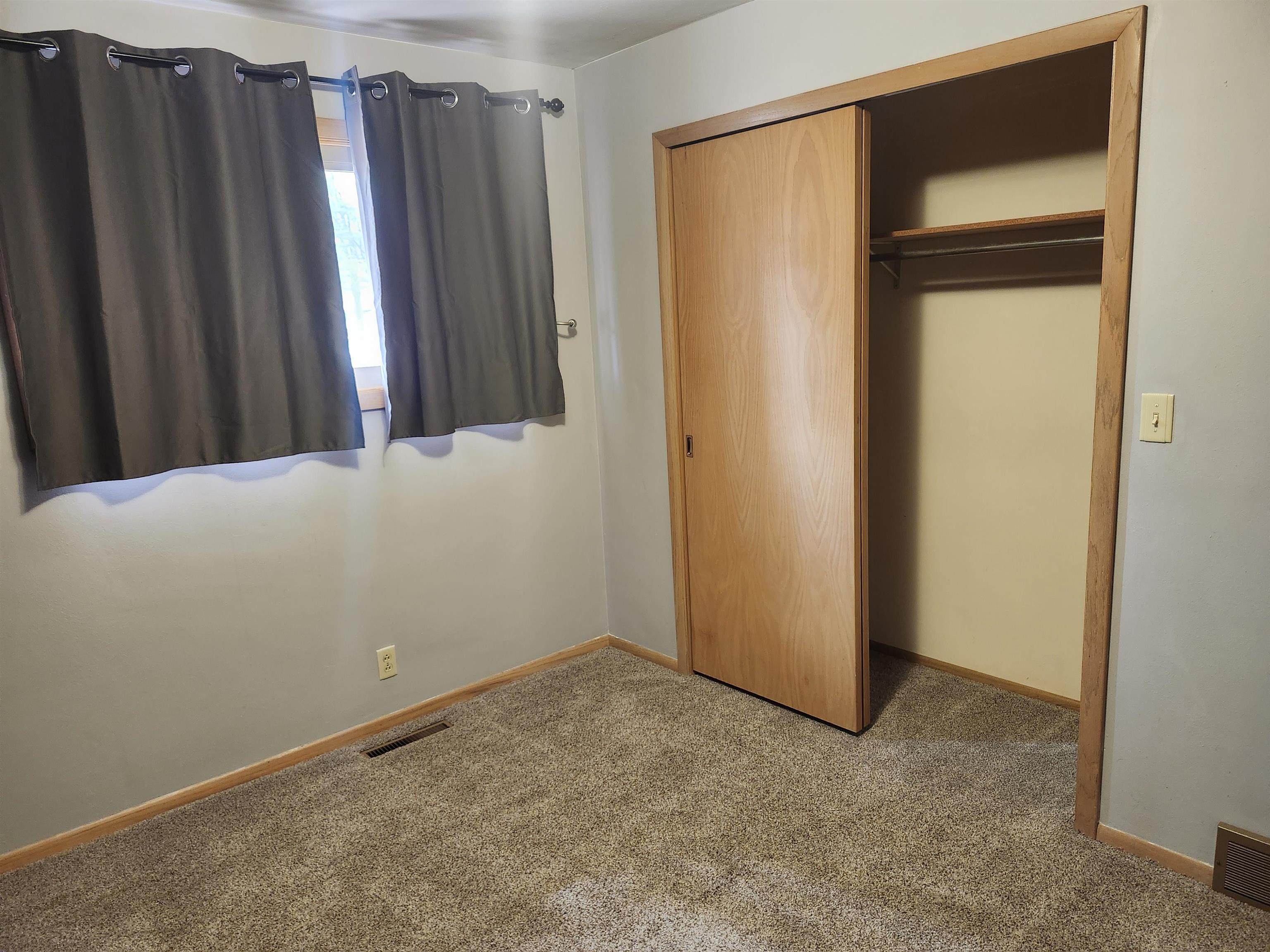 5526 Ellis Street Stevens Point, WI 54482 - Photo 9 of 35