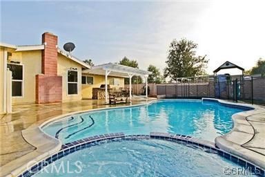 4777 Windsor Road Riverside, CA 92507 - Photo 4 of 14