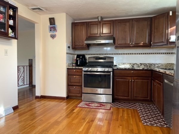83 Comet Road Methuen, MA 01844 - Photo 8 of 35 Gallery Image 8