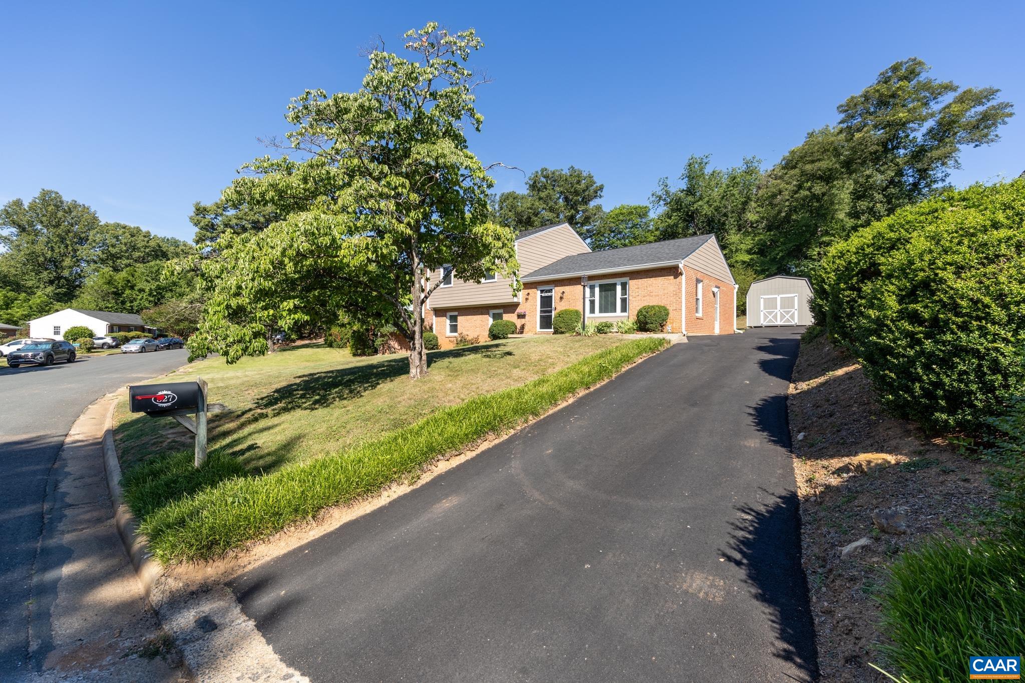 327 Brentwood Road Charlottesville, VA 22901 - Photo 6 of 44