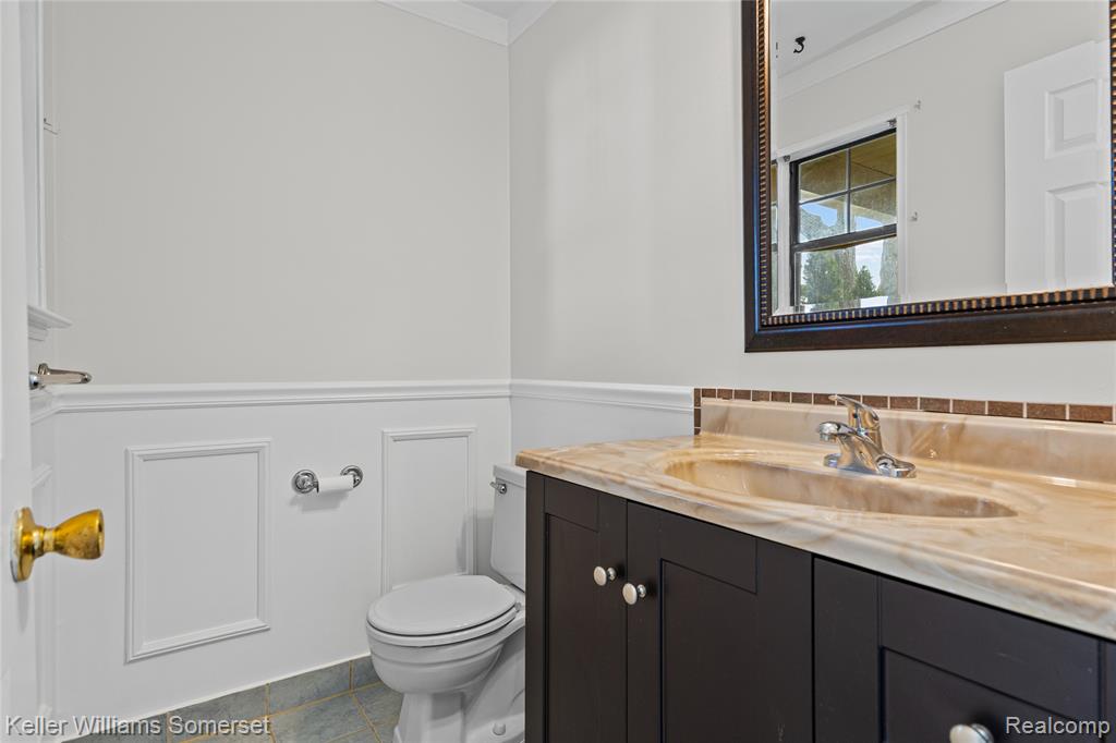 2907 Roundtree Drive Troy, MI 48083 - Photo 12 of 33