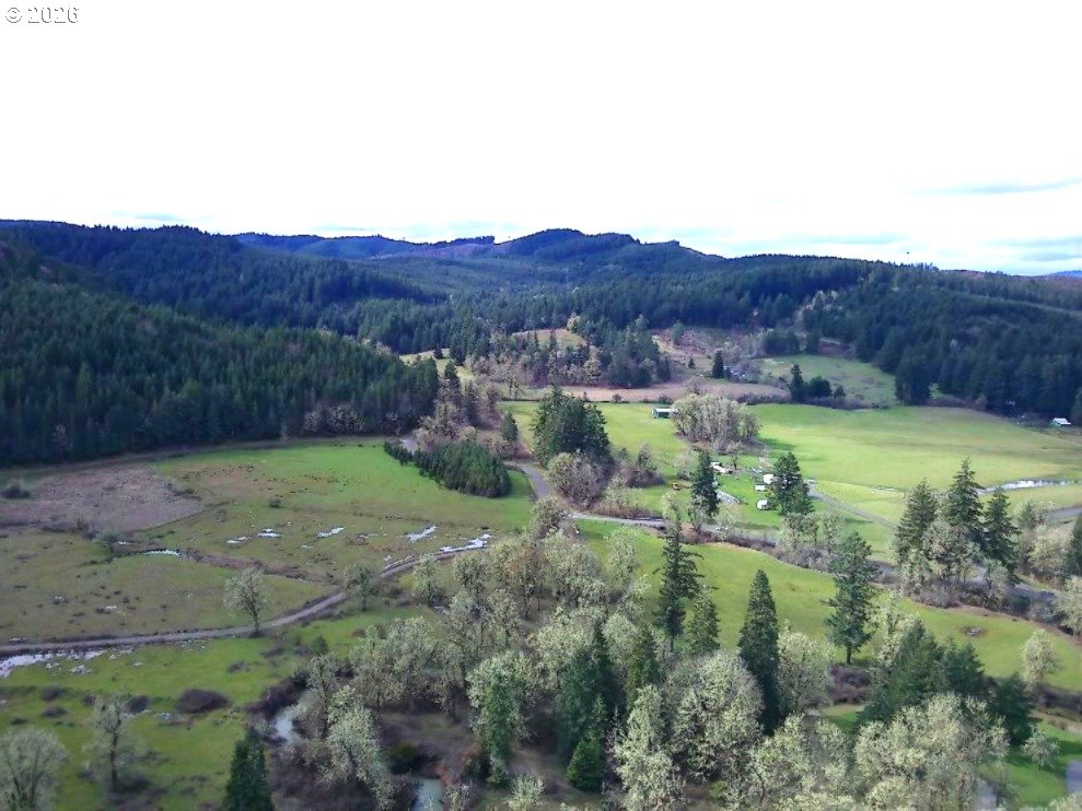 85106 Territorial Highway Eugene, OR 97402 - Photo 27 of 48 a view of a lush green field