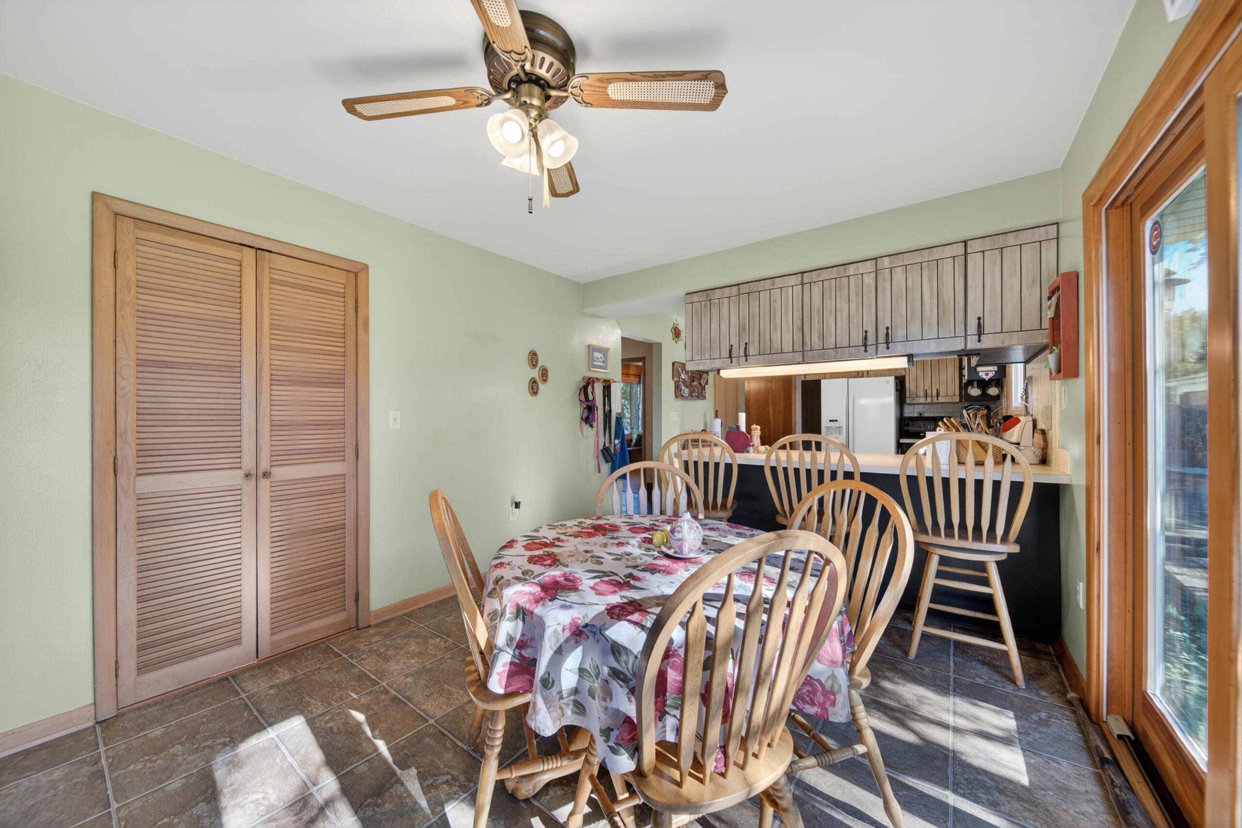 2915 South 16th Street Sheboygan, WI 53081 - Photo 21 of 48 Dining Area