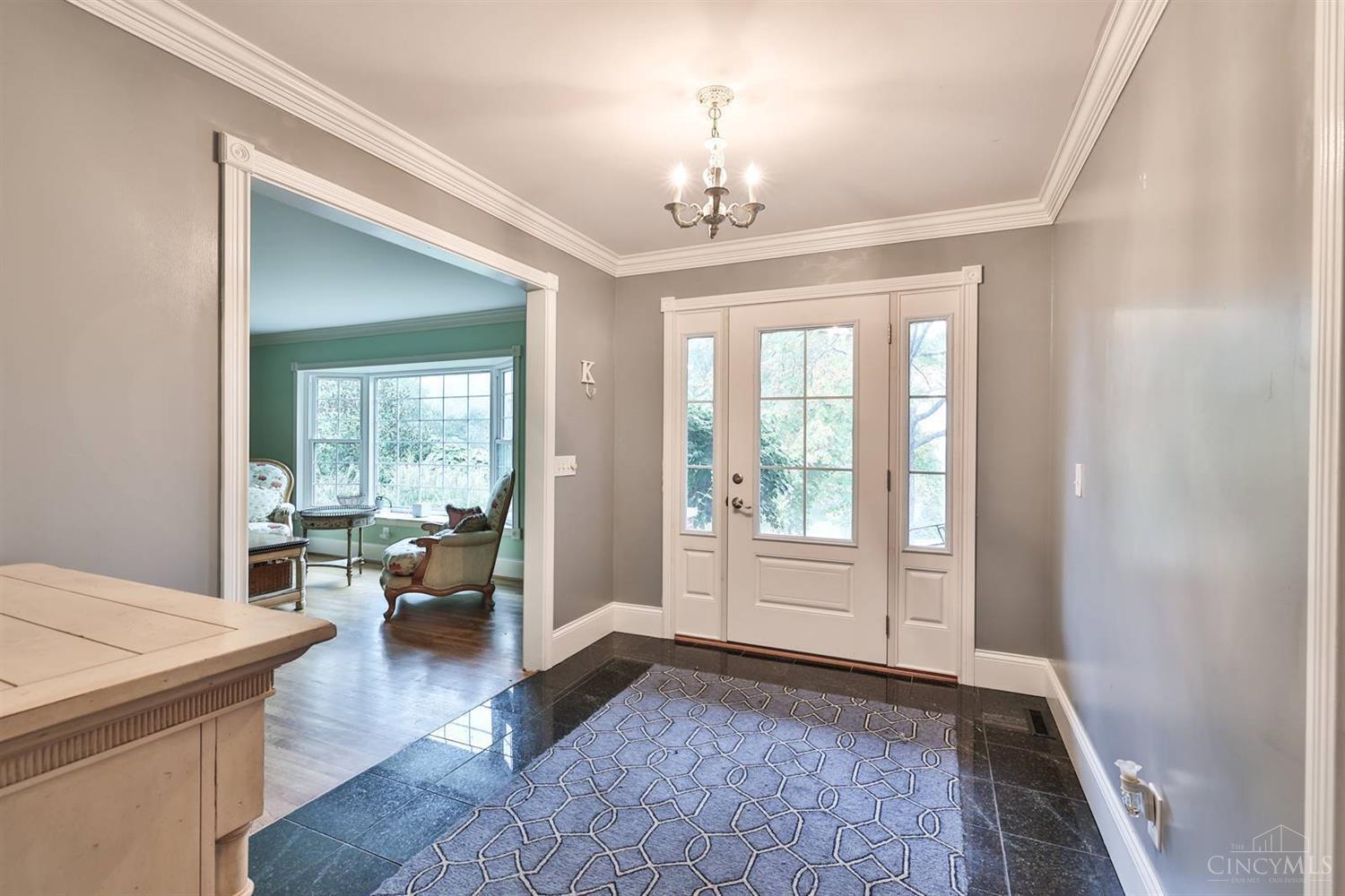 141 Congress Run Road Wyoming, OH 45215 - Photo 4 of 63 Gallery Image 4