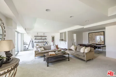 $1,149,000 | 1155 North La Cienega Boulevard, Unit 509, West Hollywood, CA 90069